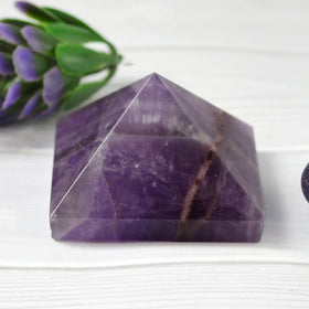Amethyst Pyramid for Reiki Healing / Grid and Vastu Correction