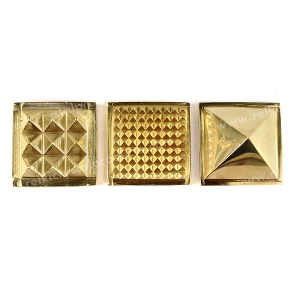 Metal Pyramid- Size 38 mm