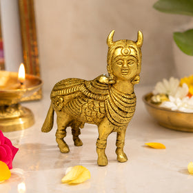 Brass Kamdhenu Cow for Vastu Remedy 400 Gram | Pure Brass Kamdhenu Cow with Calf Statue for Home, Office & Temple | Decorative Brass Gau Mata Idol for Prosperity, Harmony & Spiritual Home Décor