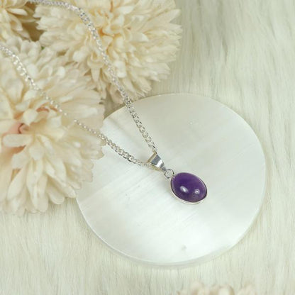 Natural Amethyst Oval Shape Pendant Locket with Metal Chain for Unisex