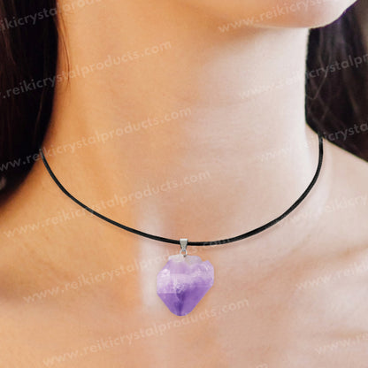 Natural Amethyst Rough Pendant / Locket With Thread Crystal Stone Pendant For Unisex