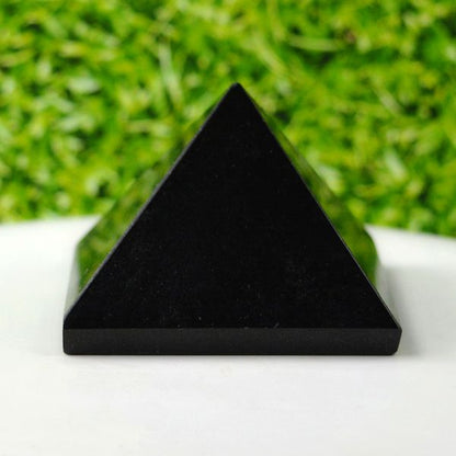 Black Agate Pyramid 40-45 mm