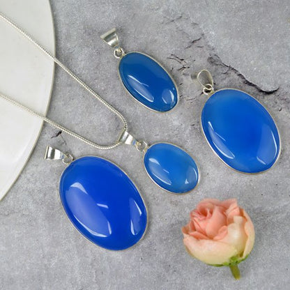 Natural AAA Quality Oval Shape Pendant - Locket with Metal Chain