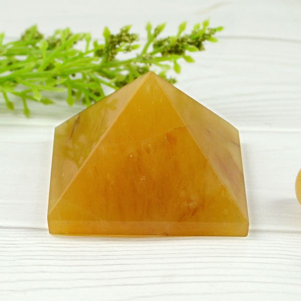 Natural Citrine pyramid 20-25mm Reiki charged for confidence and positivity