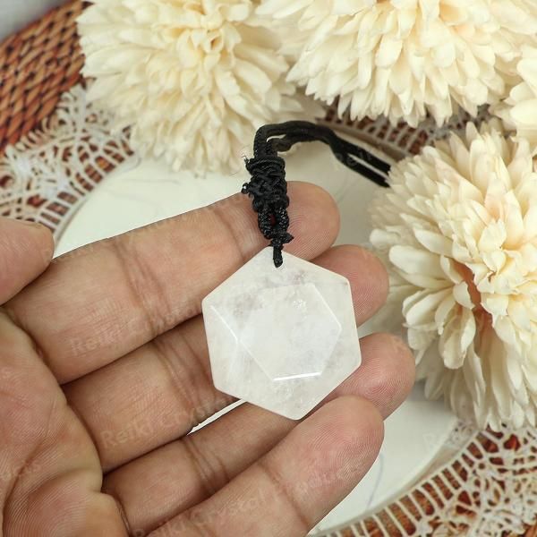 Natural Crystal Stone Star Shape Pendant with Thread for Unisex