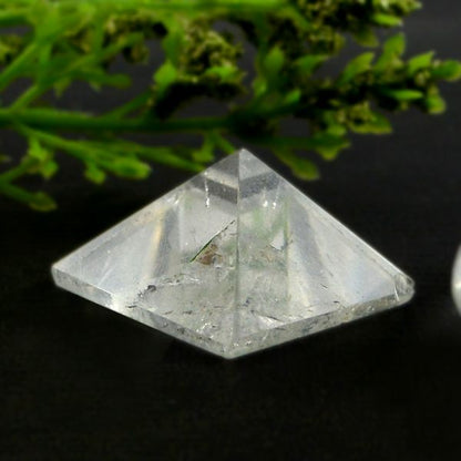 Natural Clear Quartz Pyramid 20-25 mm
