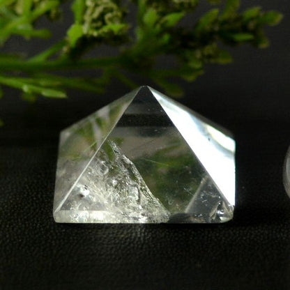 Natural Clear Quartz Pyramid 20-25 mm