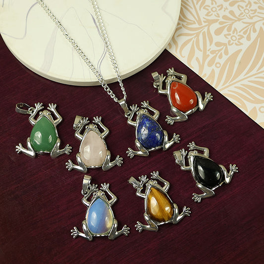Natural Crystal Stone Frog Shape Pendant-Locket with Metal Chain