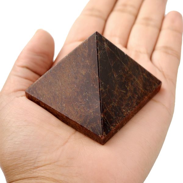 Garnet Pyramid 50-55 mm