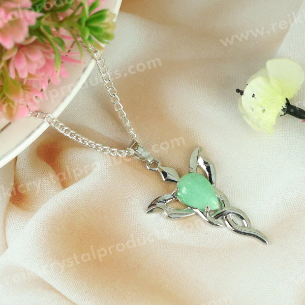 Natural Crystal Stone Butterfly Shape Pendant with Metal Chain