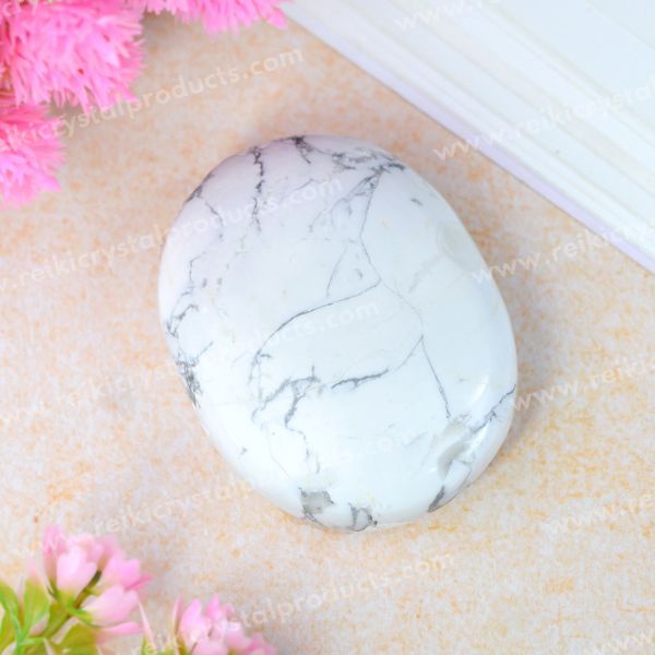 Howlite Palm Stone Big Size 5 cm