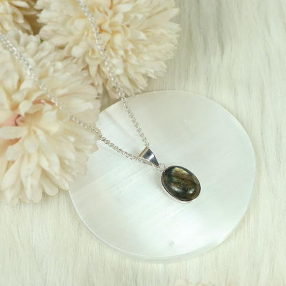 Natural Labradorite Oval Shape Pendant Locket with Metal Chain for Unisex
