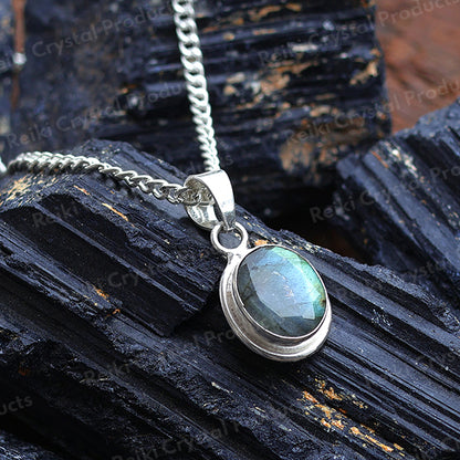 Natural AAA Labradorite Pendant with Metal Chain Natural Crystal Stone Locket for Unisex