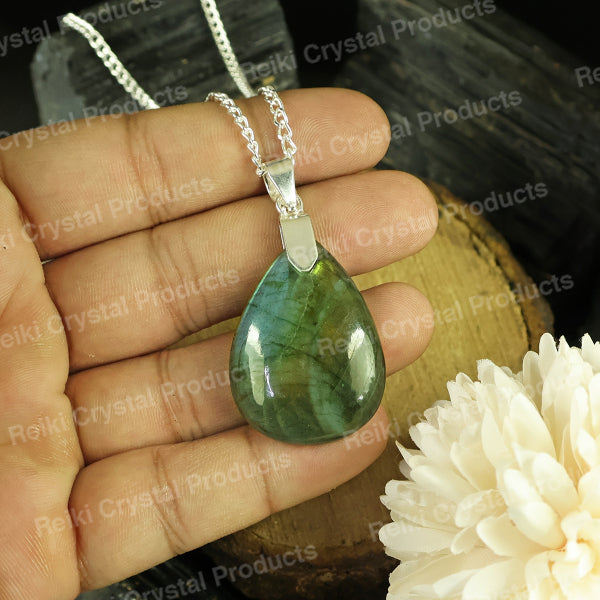 Natural Labradorite Drop Shape Pendant/Locket With Stone Metal Chain For Unisex