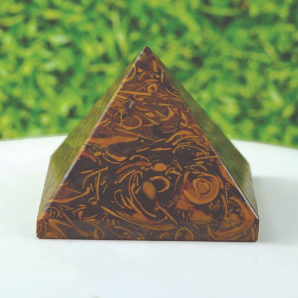 Mariam Agate Pyramid 40-45 mm for Reiki Healing / Grid and Vastu Correction