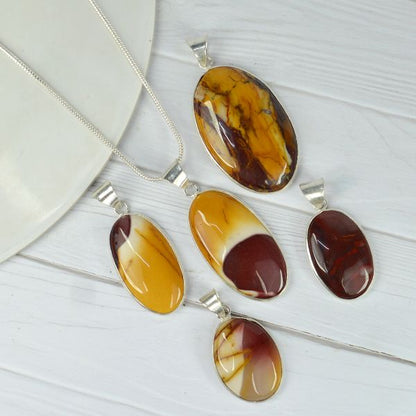 Natural AAA Quality Oval Shape Pendant - Locket with Metal Chain