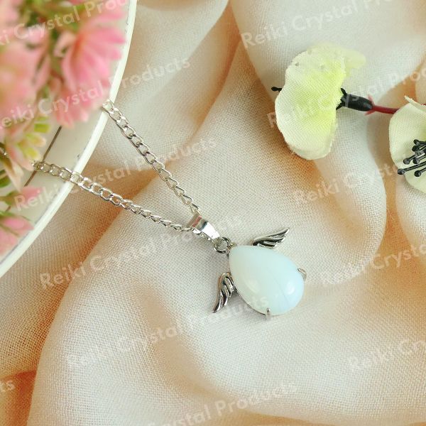 Natural Crystal Stone Angel Shape Pendant with Metal Chain