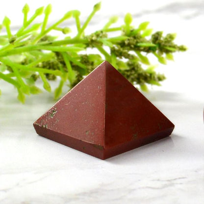 Natural Red Jasper Pyramid 20-25 mm