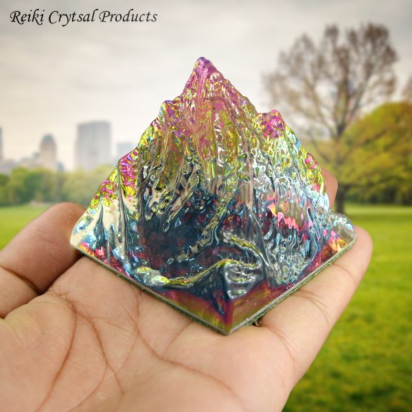 Rock Ripple Pyramid Crystal Rock Pyramid