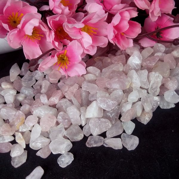 Natural Rose Quartz Crystal / Stone Chips