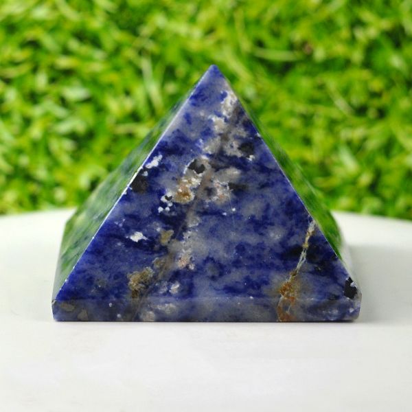 Sodalite Pyramid 40-45 mm
