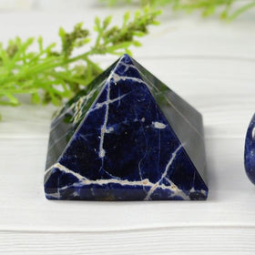Natural Sodalite pyramid 30-35mm Reiki charged for clarity and focus