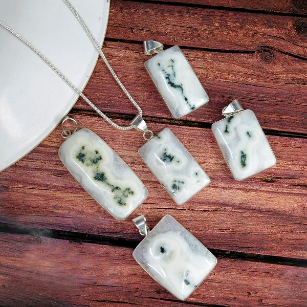 AAA Quality Solar Quartz Square Pendant With Chain