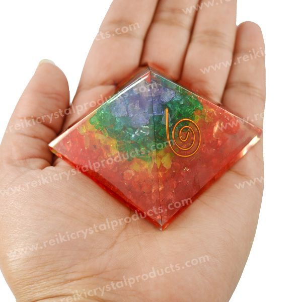 7 Chakra Dye Orgone / Orgonite Pyramid 40 mm