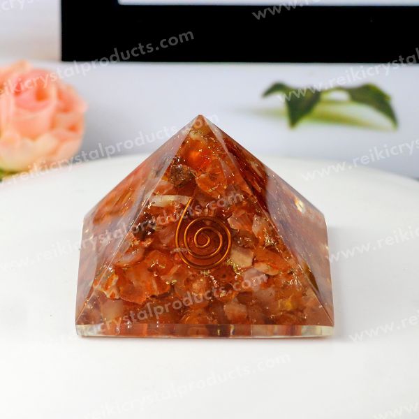 Natural Orgone / Orgonite Pyramid 40 mm