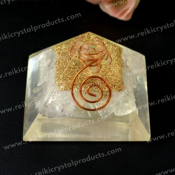 Natural Orgone / Orgonite Pyramid 40 mm