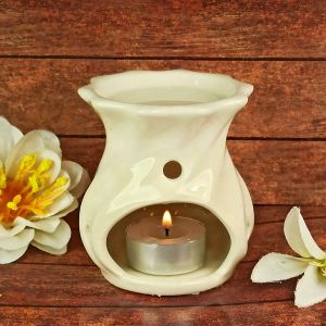 Ceramic Tealight Candle Aroma Oil Burner/Diffuser with 2 pc Tea Light Candle