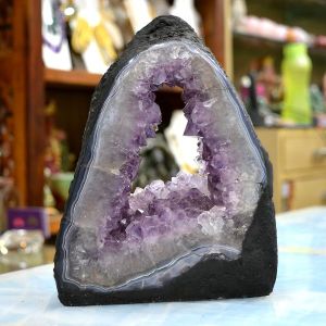 Natural Amethyst Geode Cluster (Weight 3.12 KG Approx)