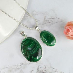 AAA Quality Malachite Oval Pendant With Chain