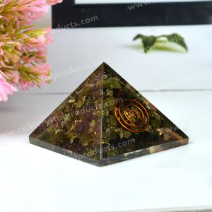 Pyrite Orgone / Orgonite Pyramid 50 mm