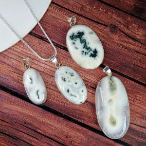 AAA Quality Solar Quartz Oval Pendant With Chain