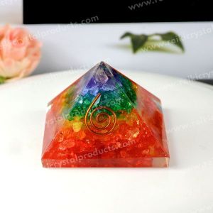7 Chakra Dye Orgone / Orgonite Pyramid 40 mm